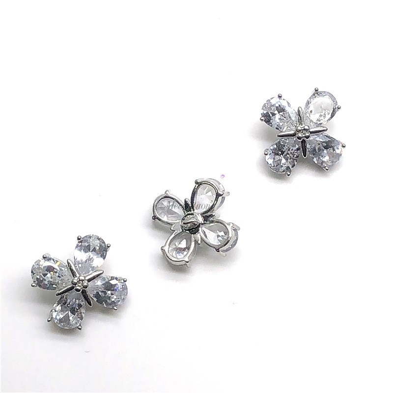 Khuy nút cúc hoa 4 cánh bằng đồng đính đá zircon tinh tế size 16mm