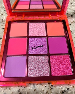 Bảng mắt Huda Beauty - Neon Pink