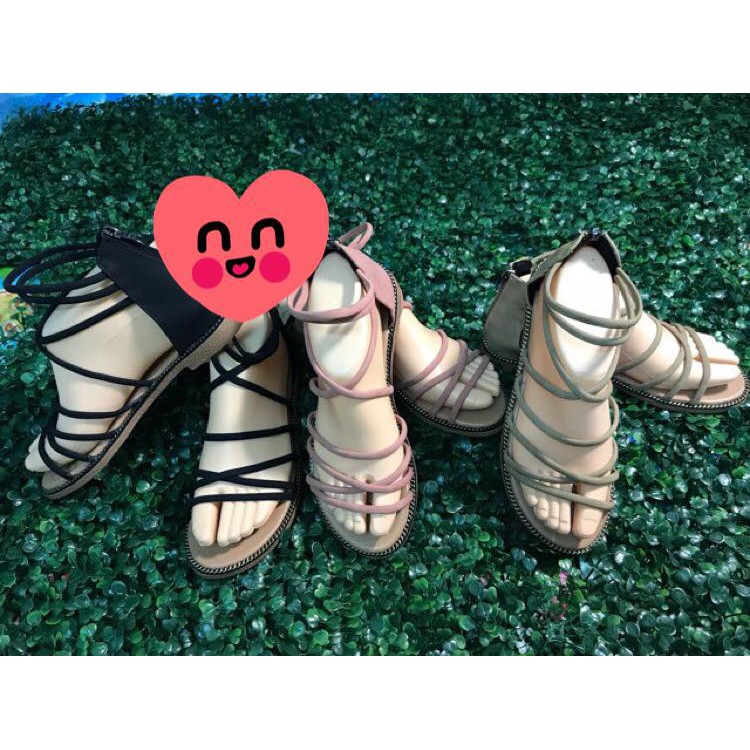 Sandal dây da khóa sau