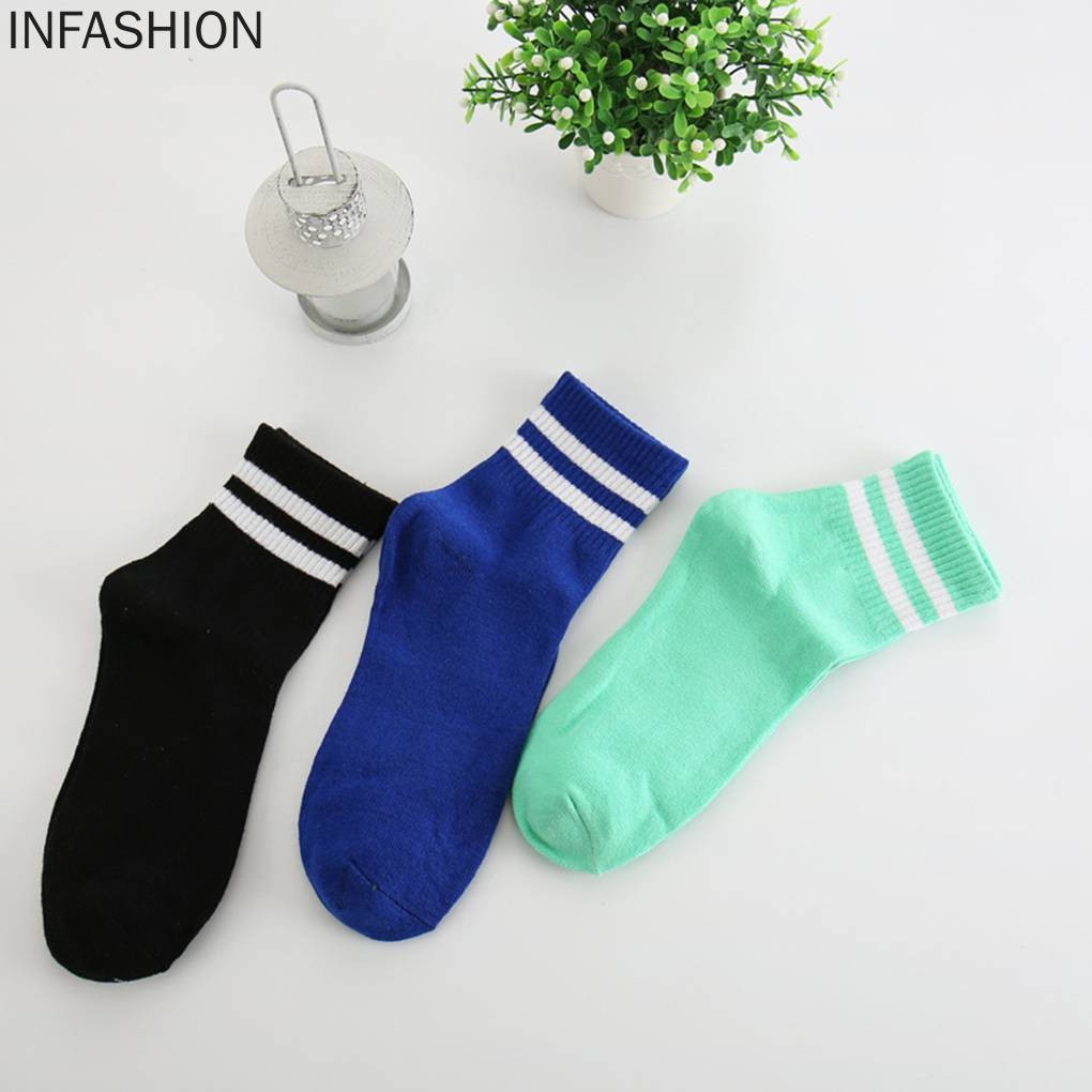 Đôi Tất Cotton Thể Thao Thoáng Khí Cho Nam Và Nữ