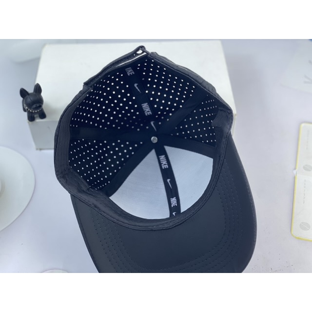 Mũ kết lưỡi trai dù lổ in bên naiki thể thao unisex thời trang (ảnh thật)