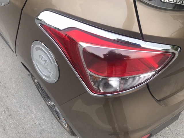 2 ốp đèn hậu i10 hatback 2014 - 2020 mạ crom