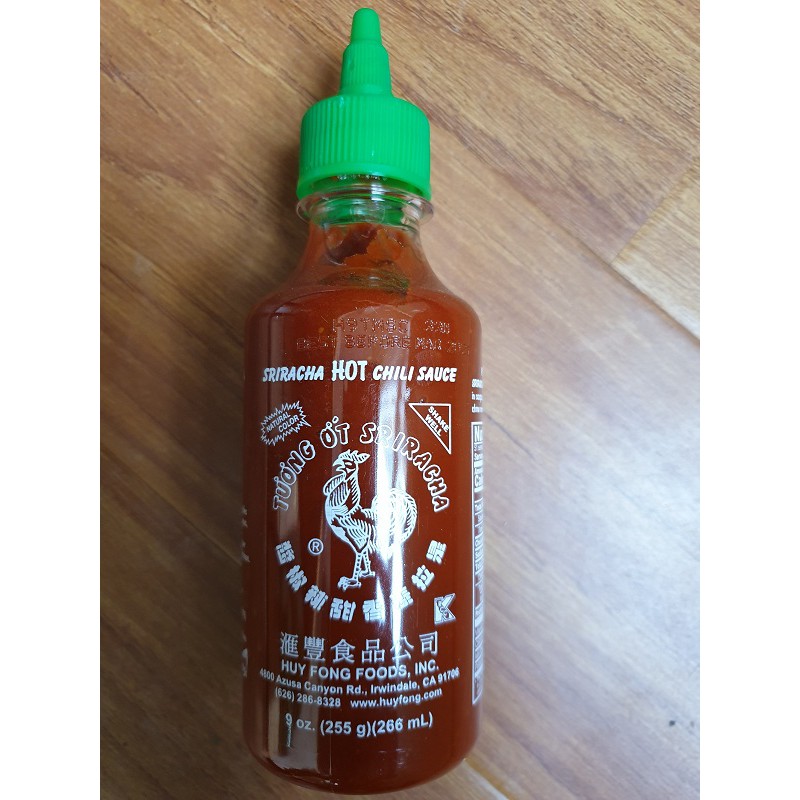 Tương ớt con gà Sriracha hot chili sauce 255g-266ML nhập khẩu Mỹ