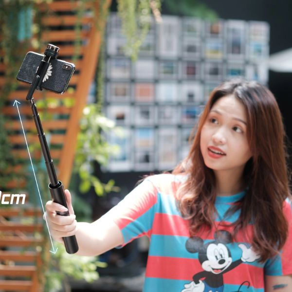 Gậy chụp hình cao cấp P10, nhỏ gọn tiện lợi , remote điều khiển từ xa kèm đèn trợ sáng