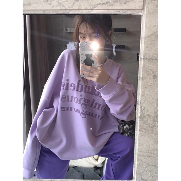 Áo sweater in chữ