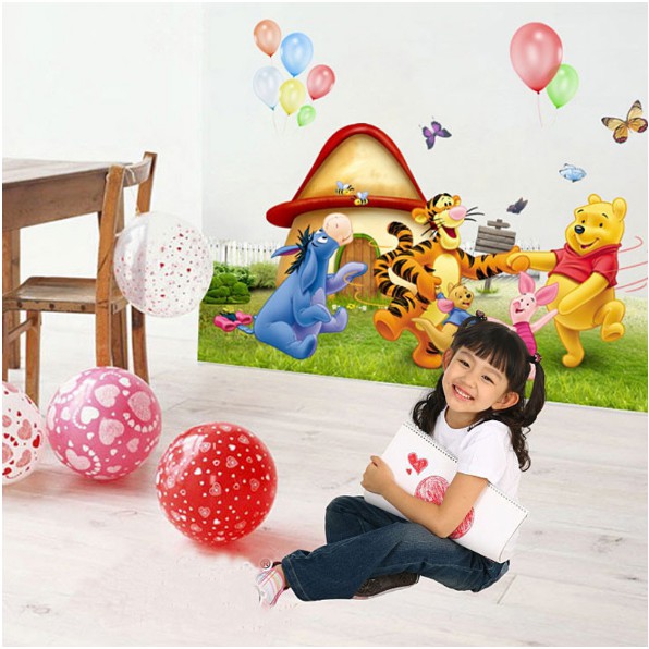 Decal trang trí Gấu POOH vui chơi cùng các Bạn