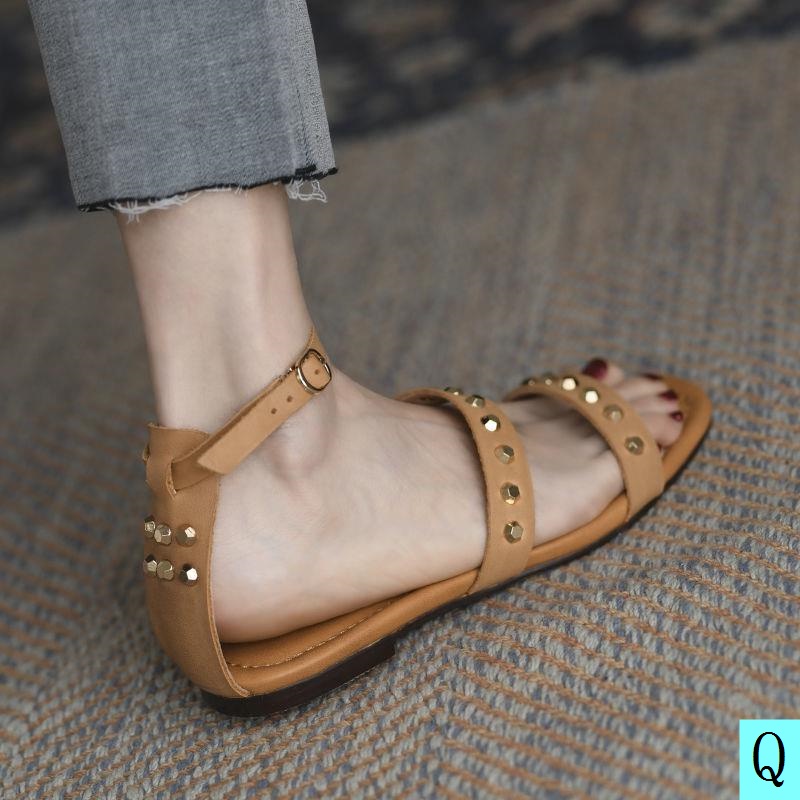Giày Sandal Bệt Gót Thấp Hở Ngón Quai Da Mềm Đính Đinh Tán Phong Cách Roman Thời Trang Mùa Hè Dành Cho Nữ 2022
