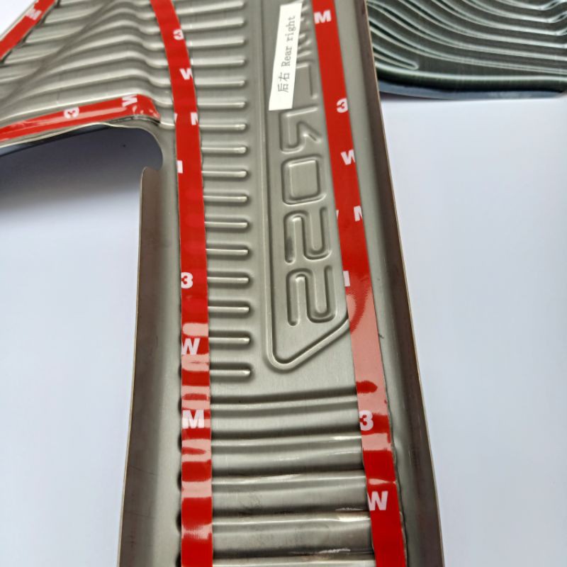 Ốp bậc cửa, Nẹp bước chân trong, ngoài Toyota Corolla Cross 2020-2021, Mẫu Titan | BigBuy360 - bigbuy360.vn