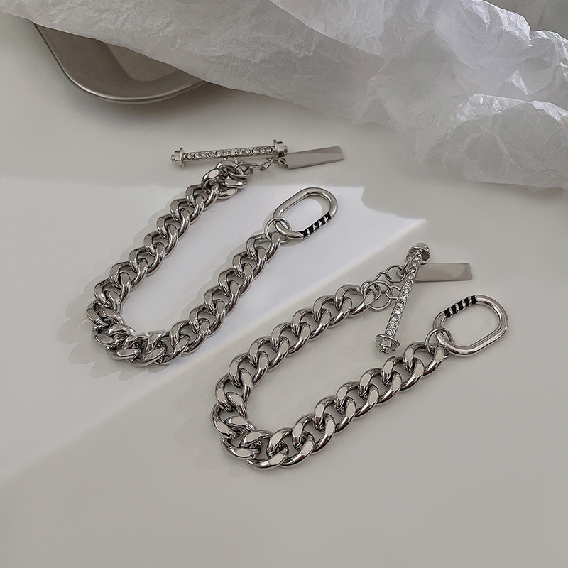 Vòng tay kiểu xích dày dặn thời trang độc đáo