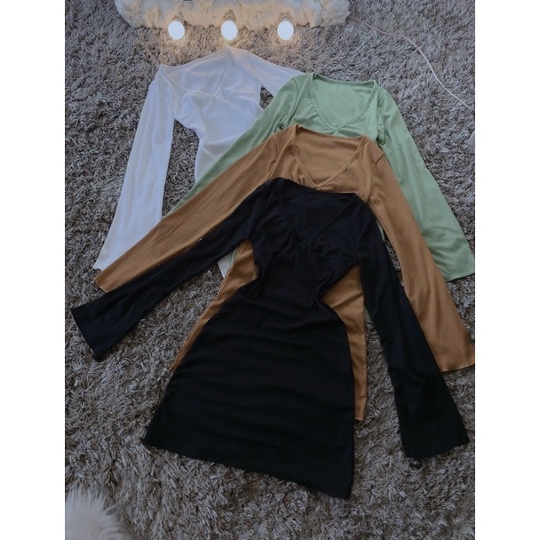 Rẻ vô địch  Đầm xòe cổ tim, tay dài hơi loe, thiết kế đơn giản nhưng cực kì sang trọng -Mã 113 | BigBuy360 - bigbuy360.vn