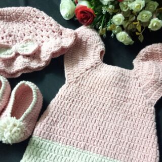 Set nón + giày + yếm bằng len cho bé