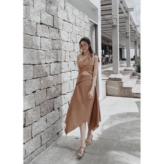 Đầm nơ lệch vai cutout eo bae kc1384