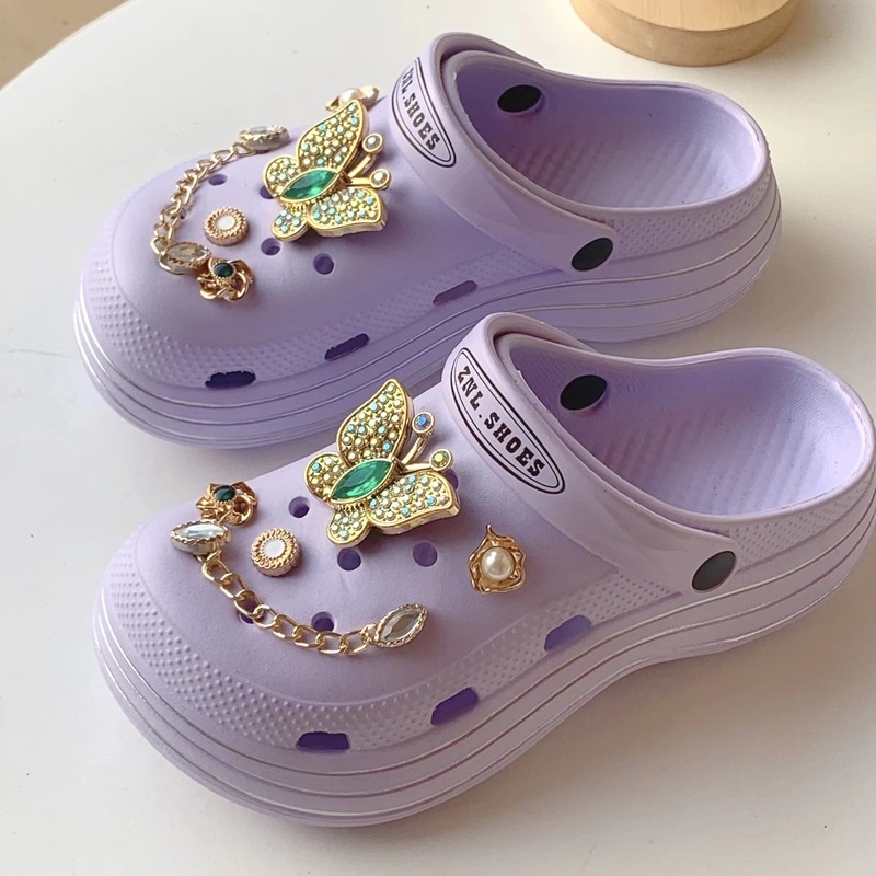 Phụ Kiện Dây Chuỗi Hình Đôi Giày Crocs Đa Năng Dành Cho Nữ Làm Vườn