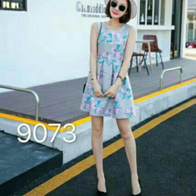 váy hoa vải gấm còn 1 chiếc vàng 1 chiếc hồng sz m