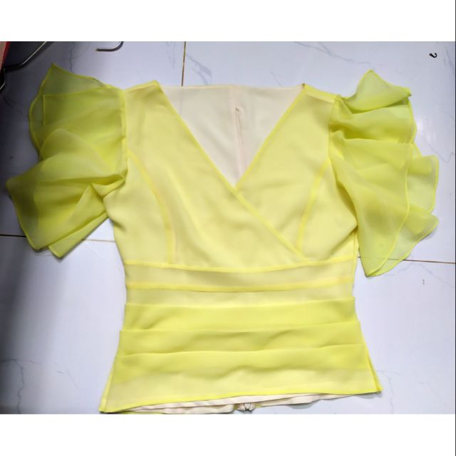 Crop top sang chảnh, vàng chanh nhạt