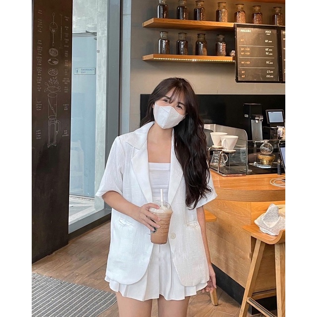 Áo blazer nữ cổ vest tay ngắn túi nắp trước vải bố 5 màu freesize Pumi | BigBuy360 - bigbuy360.vn