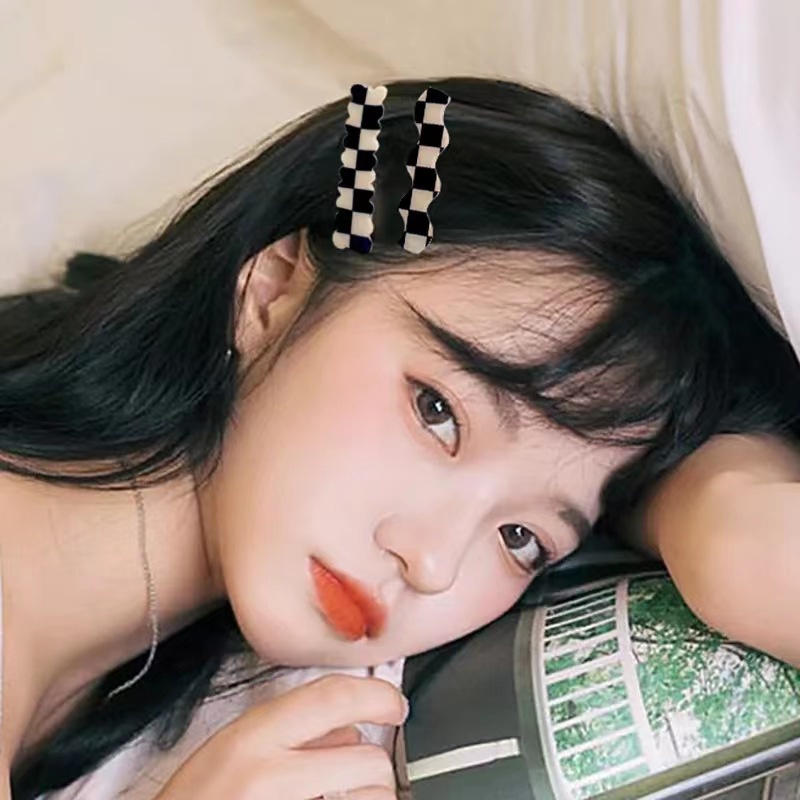 Kẹp Tóc Nữ Họa Tiết Caro Trắng Đen Thời Trang Hàn Quốc