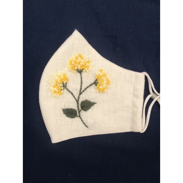 Khẩu trang thêu handmade