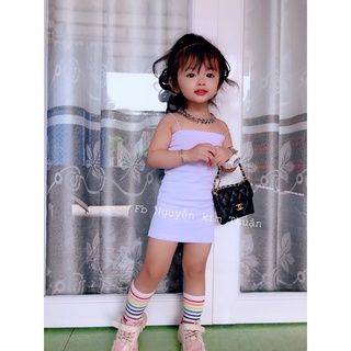 Đầm body hai dây cho bé
