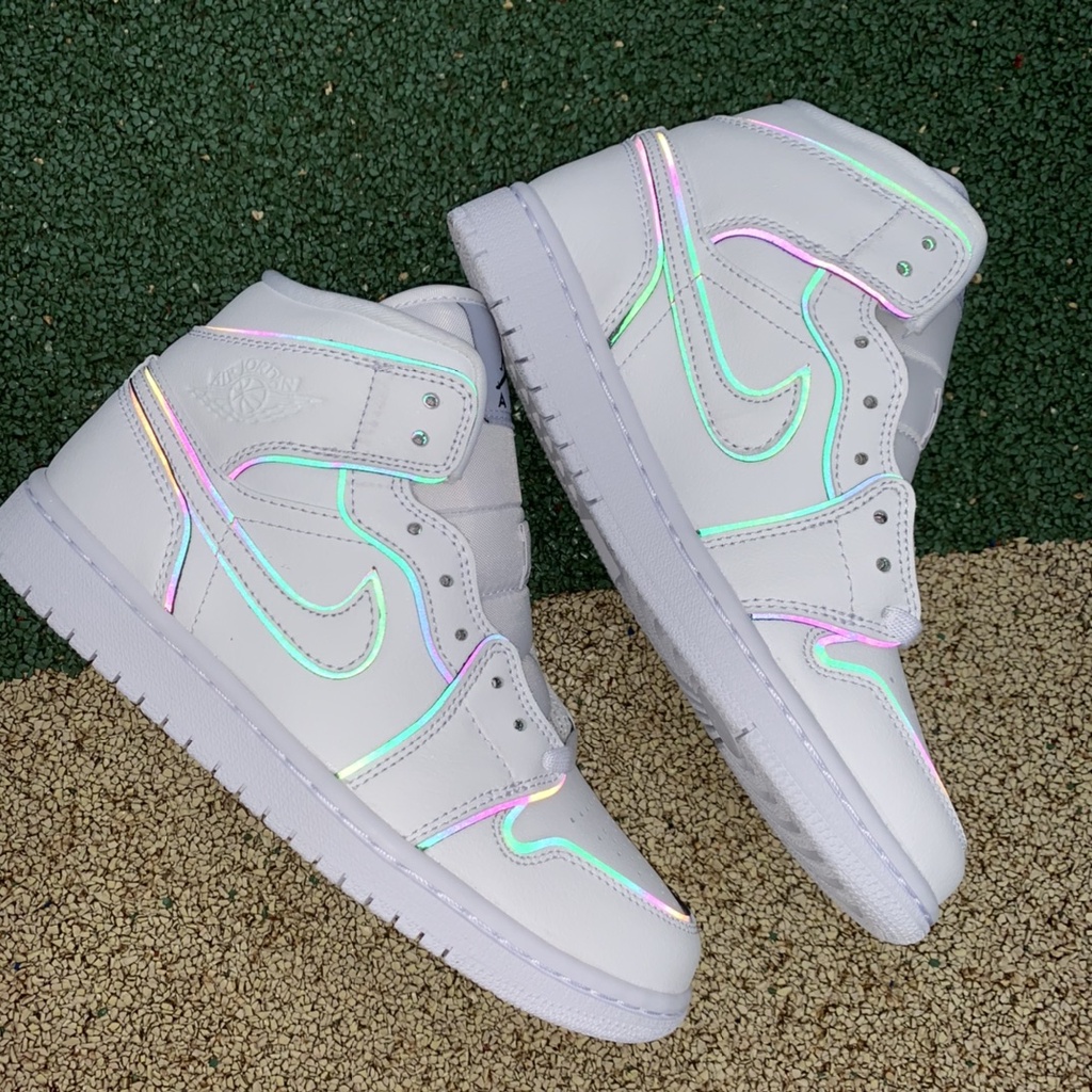 Giày Air Jordan 1 Mid "Iridescent Reflective"