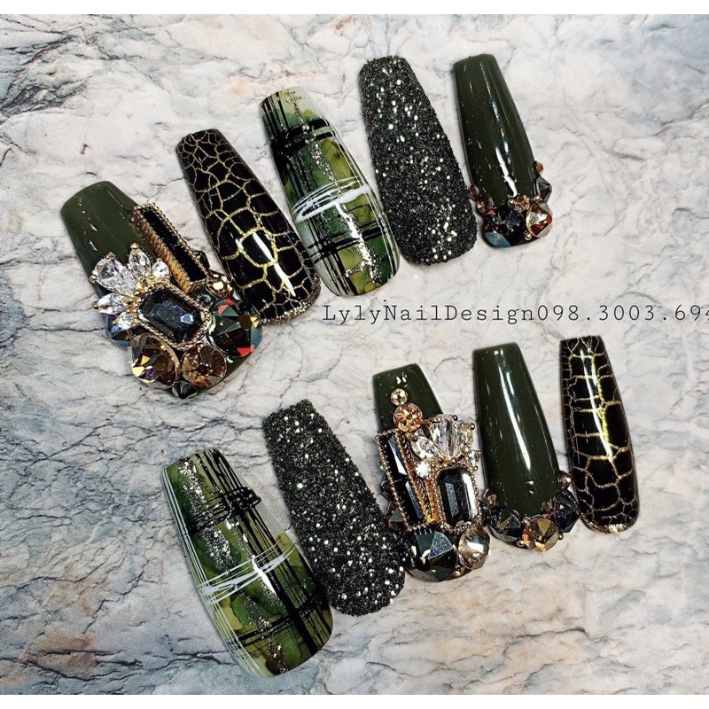 Sơn nứt đen, trắng màu chọn lọc