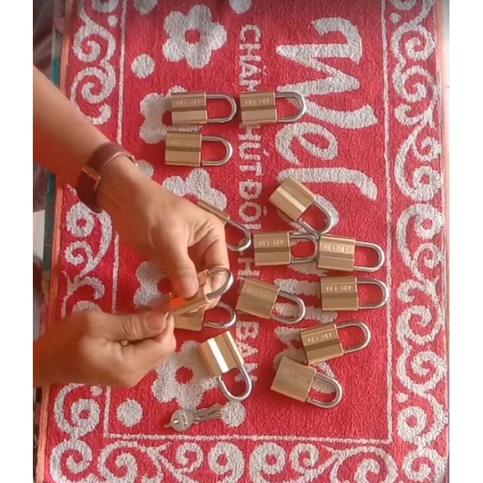 Set 15 ổ khoá việt tiệp dùng chung 1 chìa chủ ( loại 4 phân , khoá giữ chìa , có 7 chìa sơ cua )