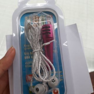 Micro mini hát trên điện thoại