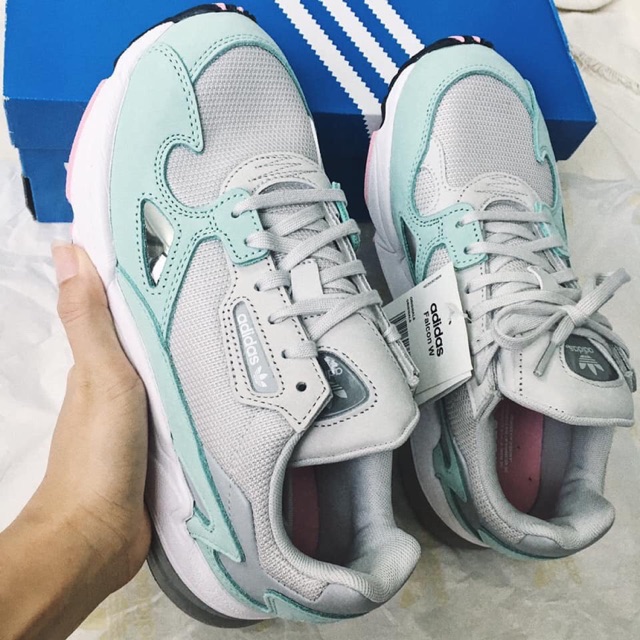 Giày Adidas
