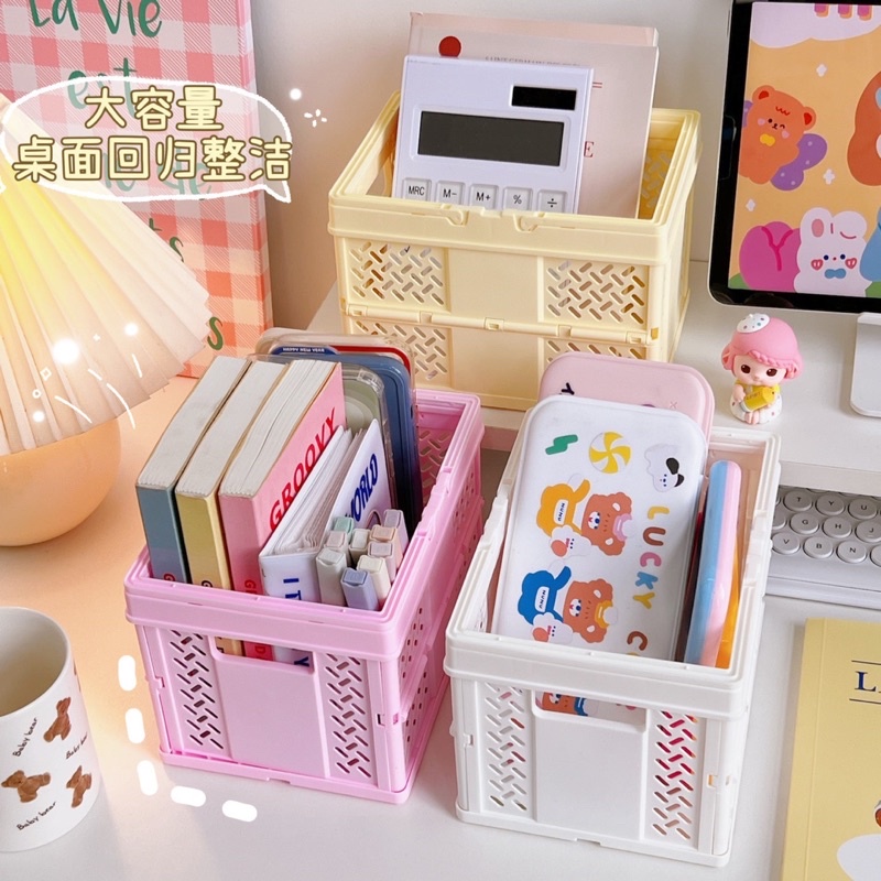 Giỏ nhựa gấp gọn có quai xách màu pastel xếp lên nhau tiết kiệm diện tích đựng mỹ phẩm đồ dùng học tập
