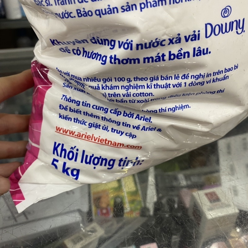 Bột giặt Ariel hương Downy đam mê 5kg