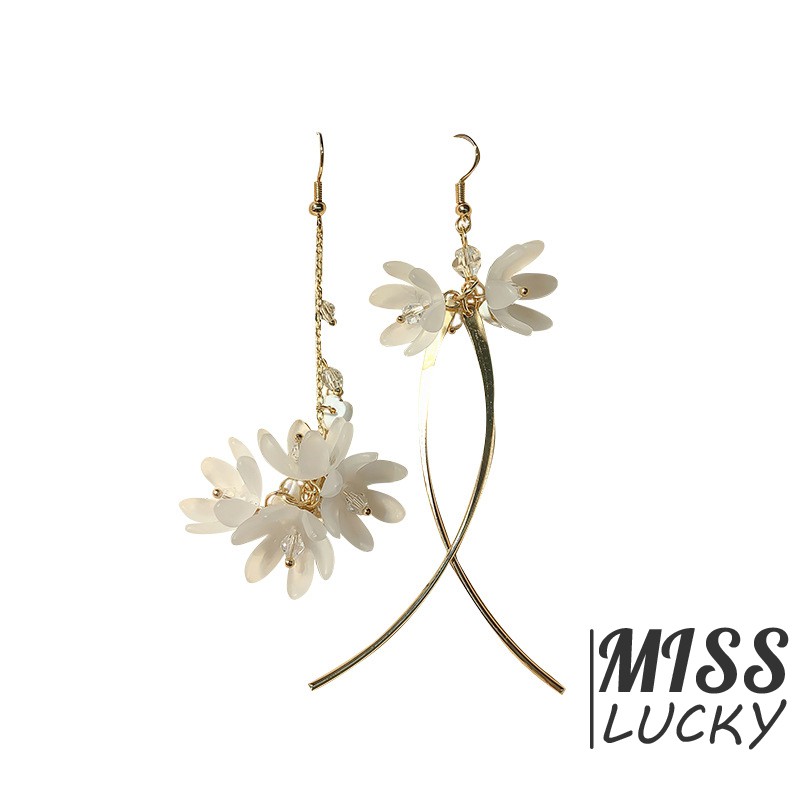 Khuyên tai nữ kiểu dáng không đối xứng thời trang cá tính