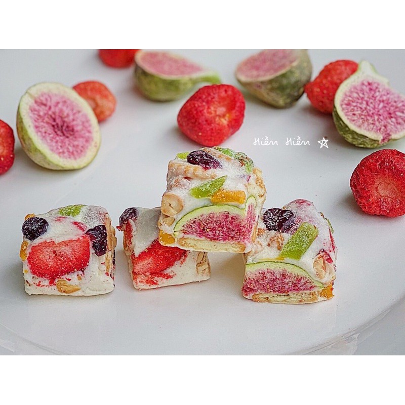 Set kẹo nougat cao cấp (sung, dâu, hạt hạnh nhân, kiwi, nam việt quất) (N222)