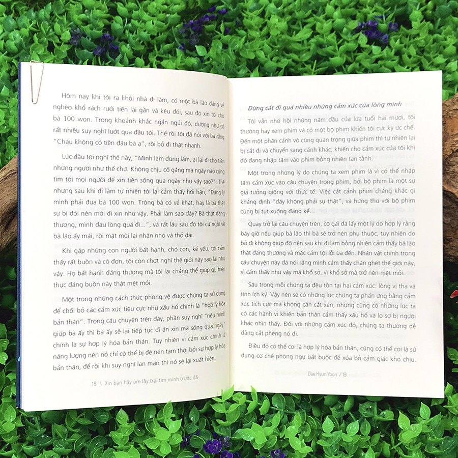 Sách - Xin Bạn Hãy Ôm Lấy Trái Tim Mình Trước Đã (Kèm Bookmark) | BigBuy360 - bigbuy360.vn