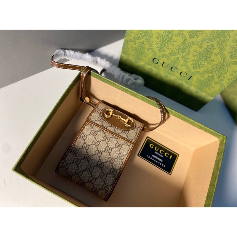 túi đeo chéo dáng nhỏ da thêu logo phong cách cổ điển gucci GC GG