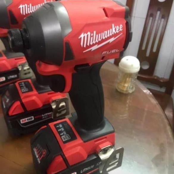 Vít Milwaukee 2853-20 gen 3 + pin dóng , sac adapter
