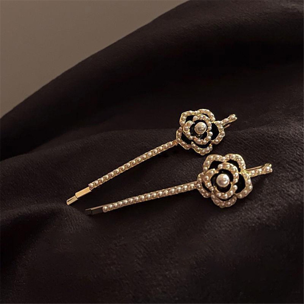 1 Kẹp Tóc Hình Hoa Trà Đen Đính Ngọc Trai Giả Phong Cách Retro Pháp Dành Cho Nữ
