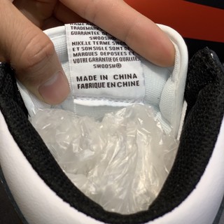 JORDAN 1 HIGH BLACK WHITE