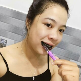 Bột trắng răng sóc con