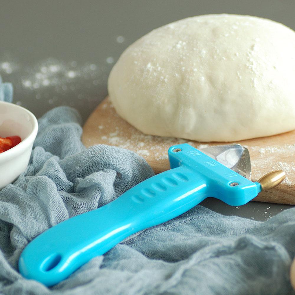 Dụng Cụ Cắt Bột Làm Bánh Mì Pasta Tiện Lợi