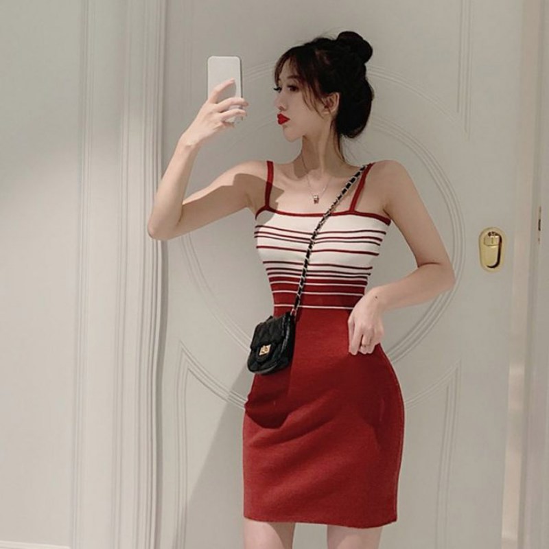 Đầm sát nách hoạ tiết kẻ sọc cho phái nữ