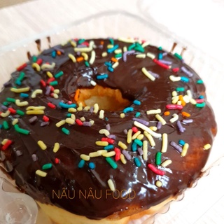 Bánh donut Socola rắc cốm cute