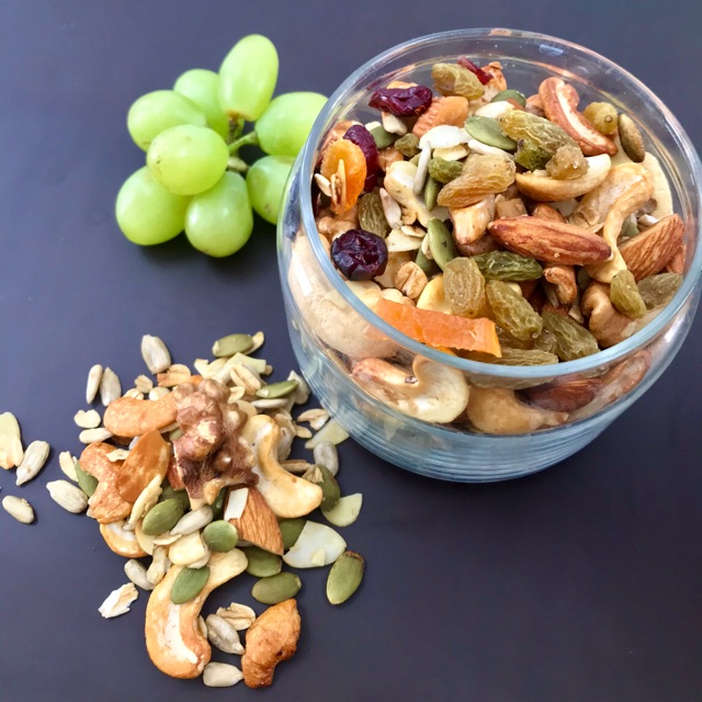 Ngũ cốc ăn kiêng không đường Granola SIÊU HẠT 500g vị mật ong, cacao | BigBuy360 - bigbuy360.vn