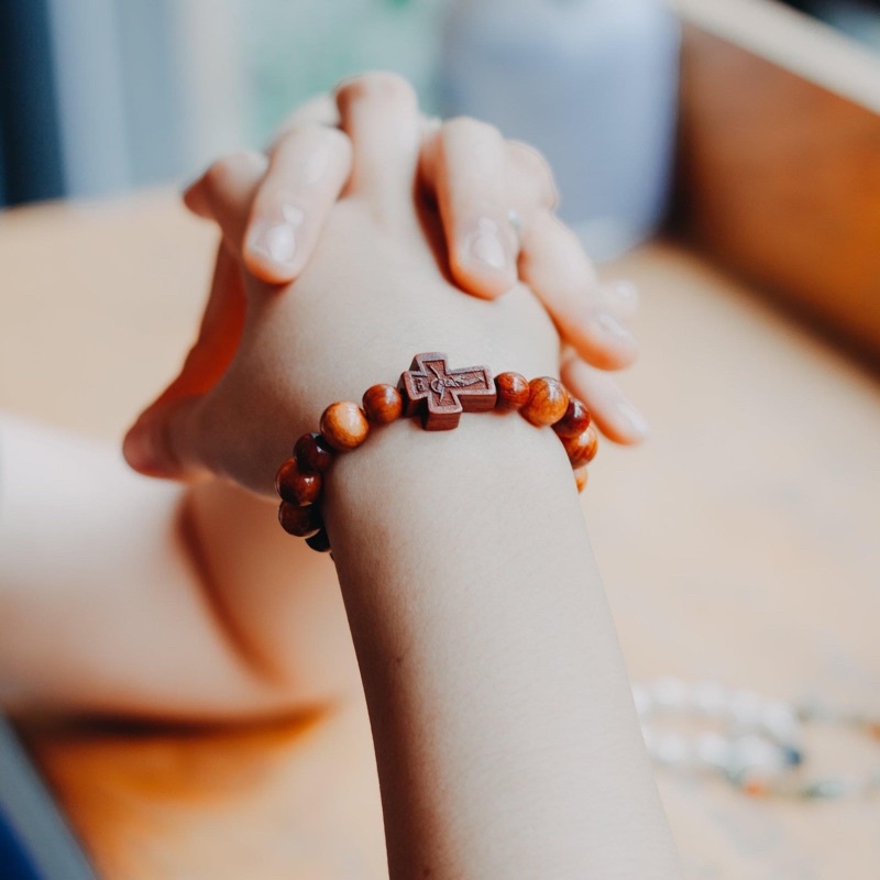 Chuỗi Mân Côi Tràng Hạt Đeo Tay Gỗ Huyết Long Đẹp Đủ Size Nam & Nữ, Đeo Đôi