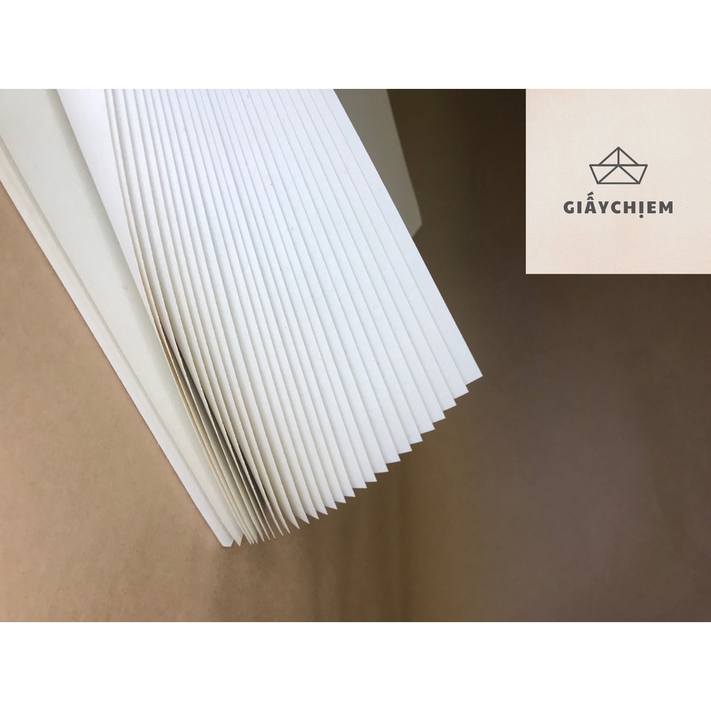 Giấy vẽ khổ 39cm x 54cm Hàng nội địa tiêu chuẩn, giấy màu trắng ngà, mặt nhẵn, mặt sần, phù hợp vẽ chì