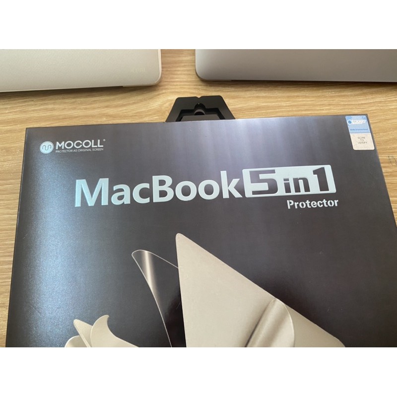 Bộ dán Macbook 16” 2019 Mocoll , JCPal 5in1 Macguard Silver và Gray, tặng kèm chai vệ sinh máy JCPAL chính hãng