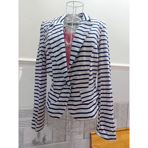Áo vest thun lỗi dơ li ti nhiều chỗ