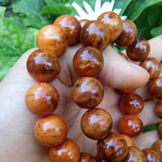 Vòng tay Nu huyết long 12 li.