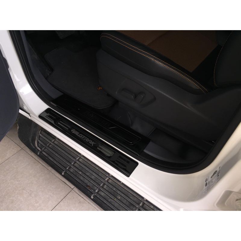 Ốp bậc cửa Ford Ranger 2016 - 2021 Titan cao cấp