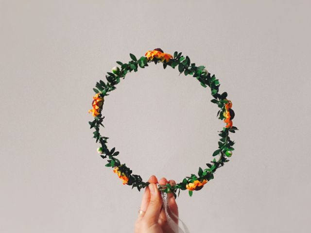 Vòng hoa đội đầu hướng dương