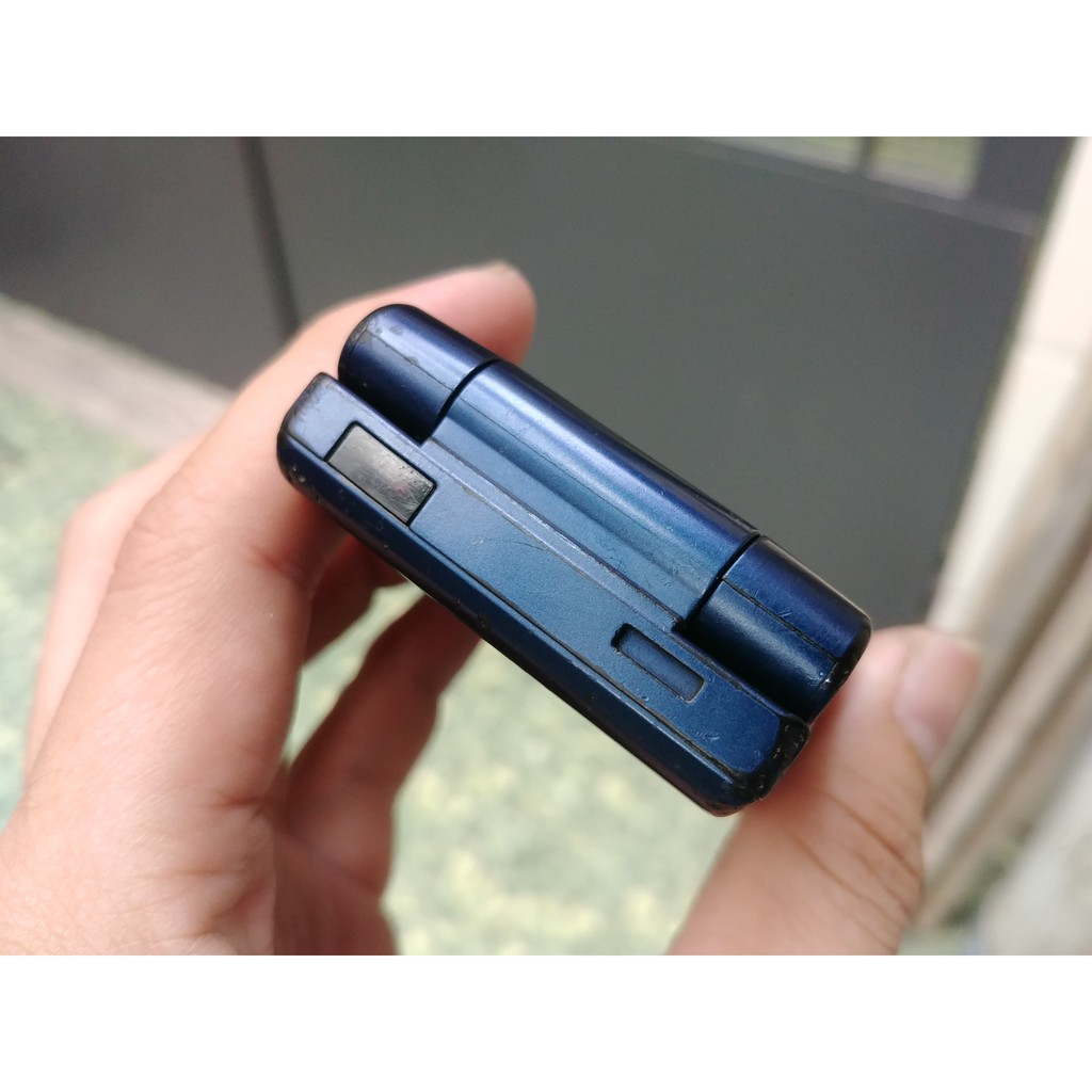 Điện thoại Sharp 811sh màu xanh